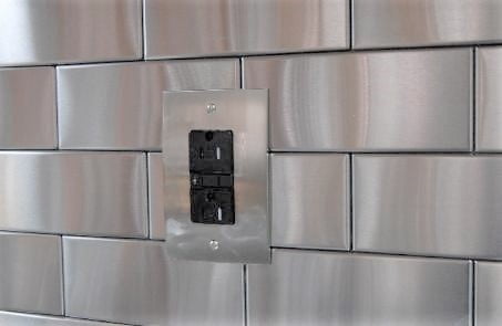 2.5x6 Accent Woven Stainless Steel Backsplash Project L1 1.jpg